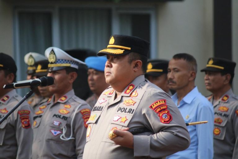 Kapolres Pangandaran Pimpin Upacara Kenaikan Pangkat Pengabdian