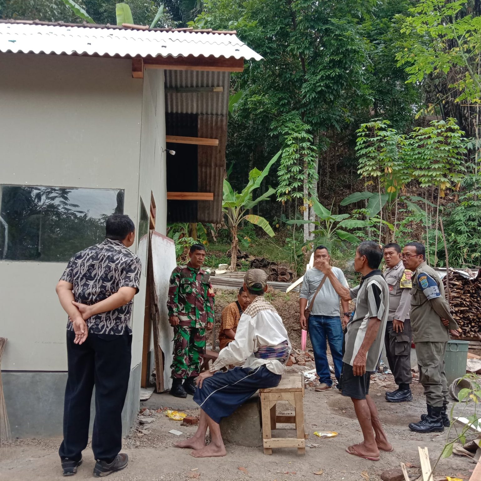KPM Yang Tidak Tercover Rutilahu, Hasan Haru Rumahnya Diperbaiki GIBAS