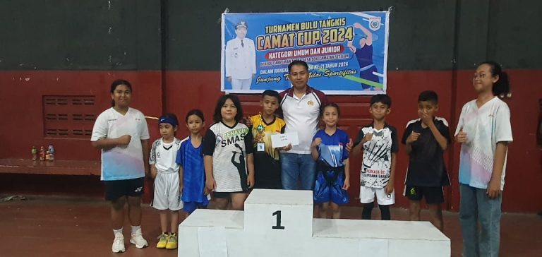 Wujud Sinergitas Yang Solid, Tiga Pilar Kecamatan Kompak Hadiri Penutupan Turnamen Bulu Tangkis Camat Cup 2024