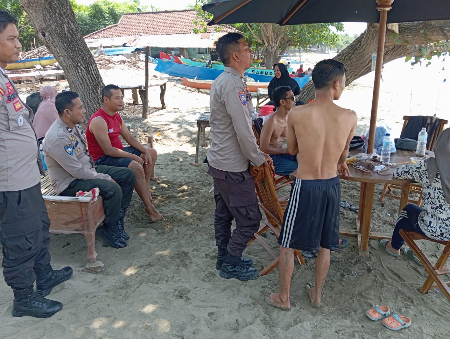 Pastikan Tempat Wisata Aman, Polsek Taliwang Gelar Patroli Pantai