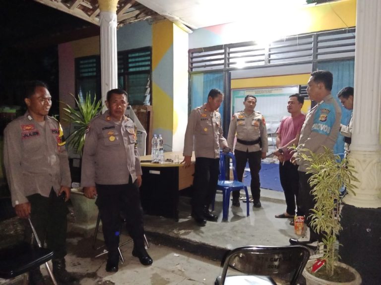 Polsek Jajaran Lakukan Pengamanan ketat Kotak Suara di PPK Kecamatan