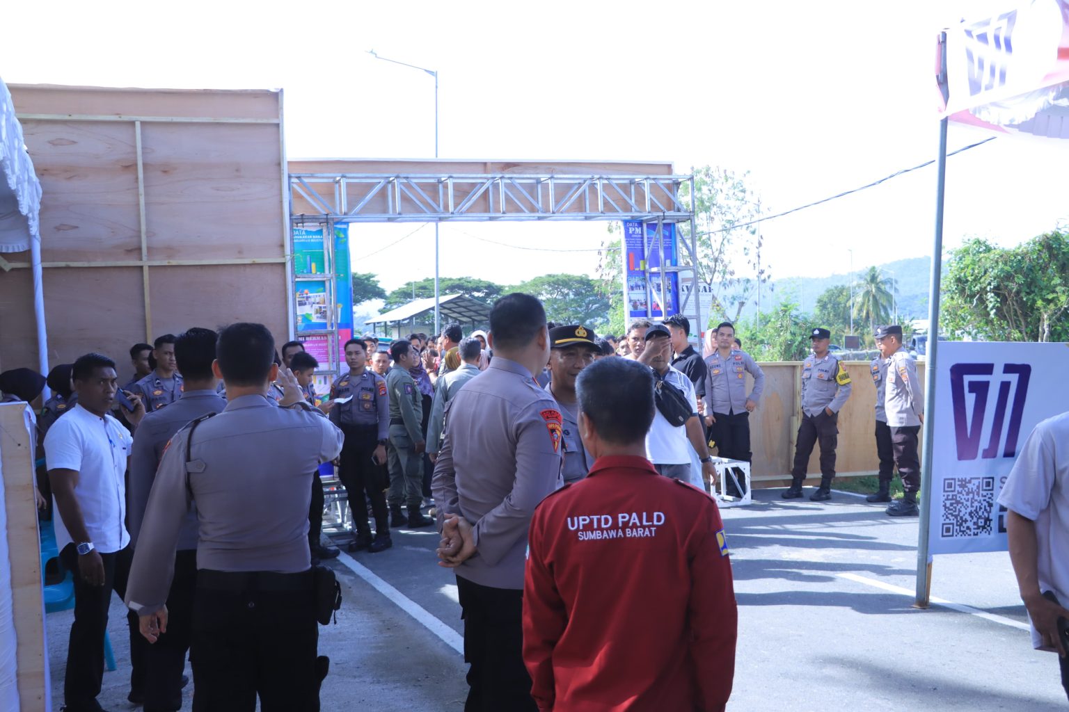 Polres Sumbawa Barat Lakukan Pengamanan Job Fair di Disnakertrans KSB