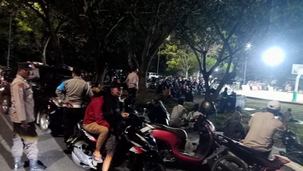 Patroli Malam Minggu Polsek Taliwang di Taman KTC, Wujudkan Kamtibmas yang Aman dan Nyaman