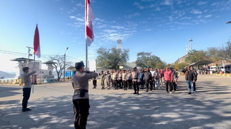 Kapolsek Kawasan Pelabuhan Laut Tano IPDA Rino Ansori,SH Pimpin Langsung Upacara HUT Ke -80 Kemerdekaan Republik Indonesia