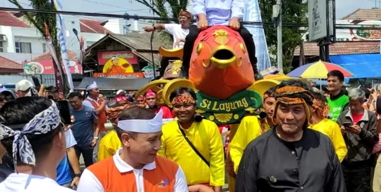 Ribuan Masyarakat Tumpah Ruah Hadiri Kegiatan ‘Raksa Budaya Santun’ di lapangan Karangsembung Kota Tasik