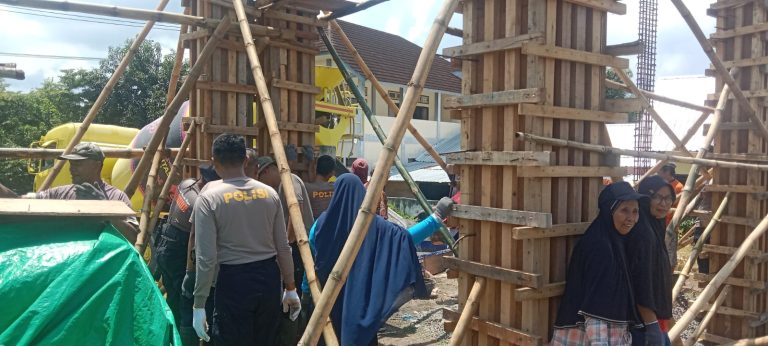 Bhabinkamtibmas Desa Goa Bersama Warga Gelar Kerja Bakti, Wujudkan Sinergi dan Kebersamaan