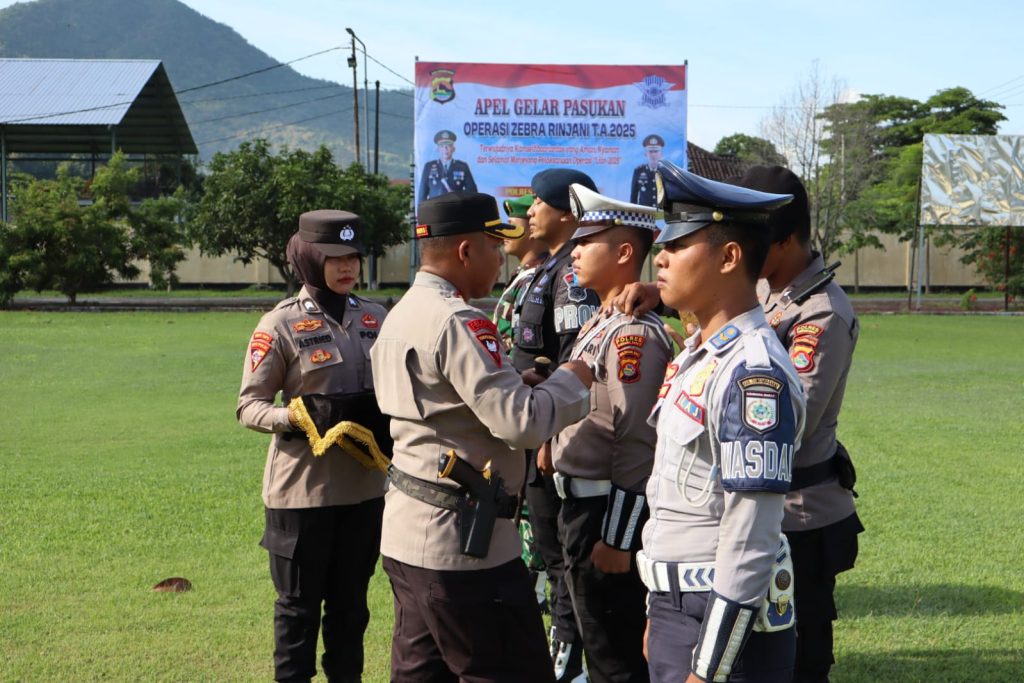 Apel Gelar Pasukan Operasi Zebra Rinjani 2025 Polres Sumbawa Barat Digelar di Mapolres