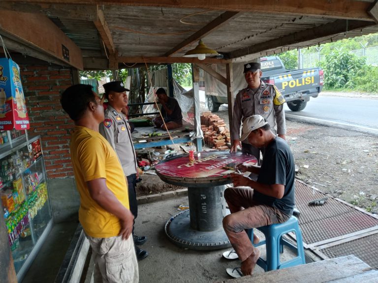 Patroli Dialogis Polsek Maluk Kedepankan Komunikasi Humanis Demi Wujudkan Harkamtibmas di Wilayah Maluk
