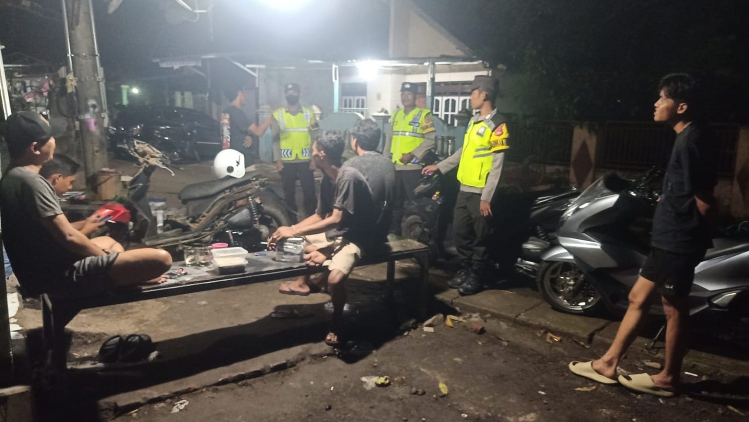 Perkuat Komunikasi dengan Masyarakat Melalui Kegiatan Patroli