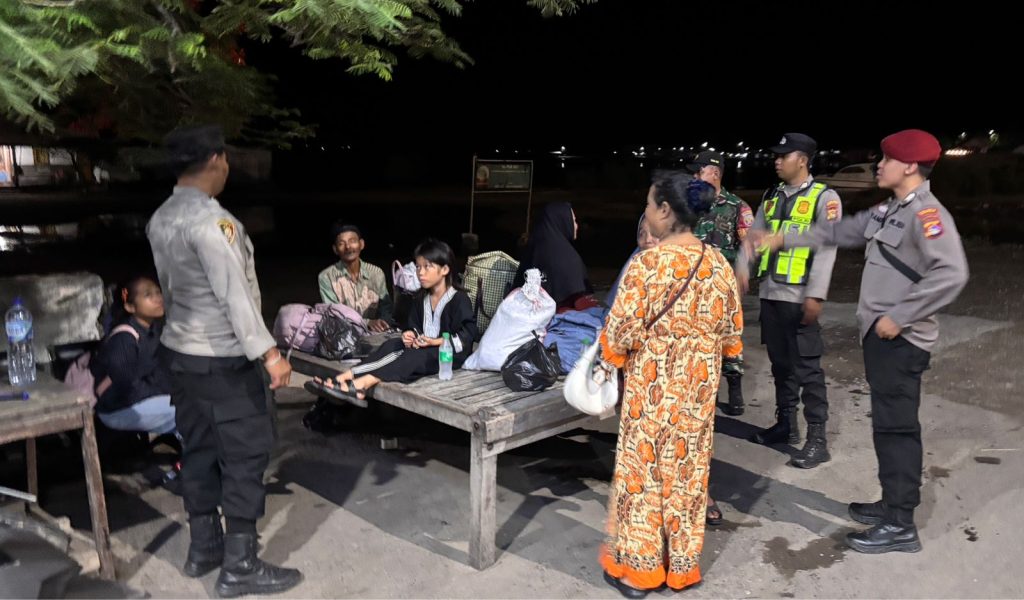 Personel Operasi Lilin Rinjani Polres Sumbawa Barat Beri Pelayanan, Hadirkan Kenyamanan