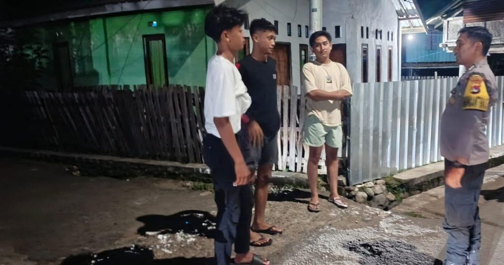 Polsek Brang Rea Gelar Patroli di Desa Beru, Perkuat Harkamtibmas