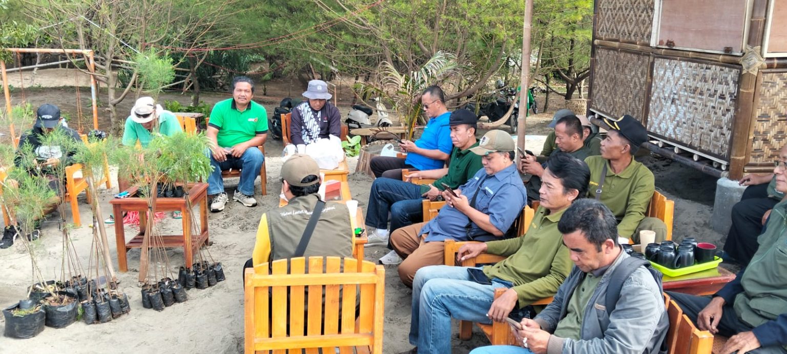 Canangkan Gerakan Leuweung Hejo, Dinas Kehutanan dan Disparpora Kab Tasik Tanam 57 Pohon Cemara