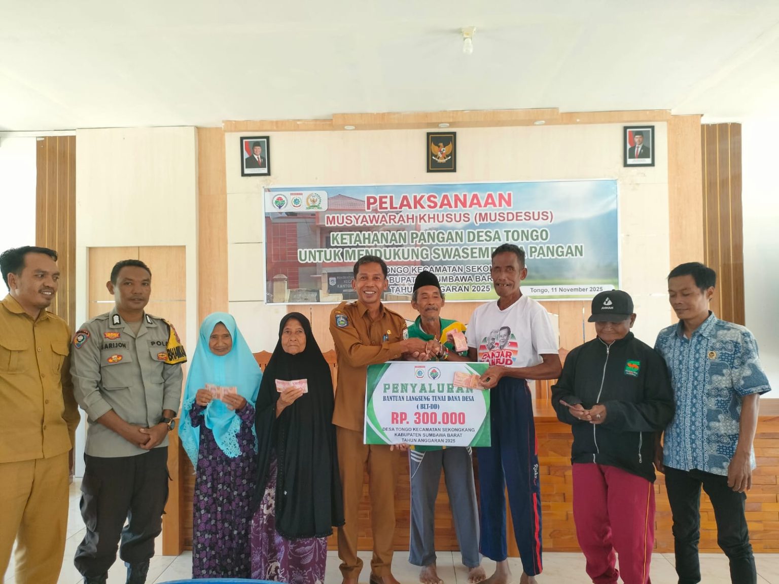 Pemdes Tongo Salurkan BLT-DD Tahap III 2025 kepada 15 KPM, Kades Tekankan Pemanfaatan untuk Kebutuhan Pokok