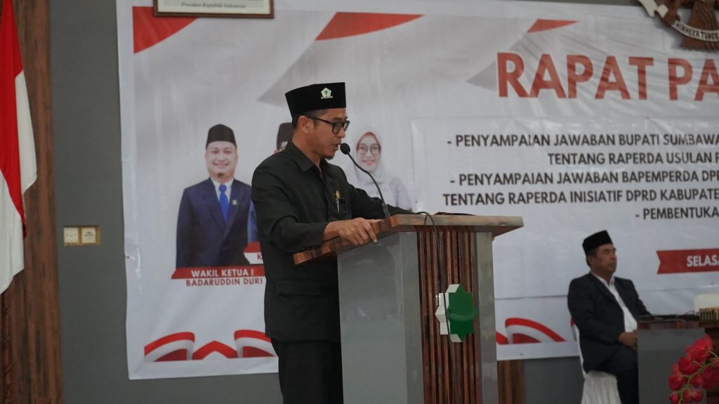 Bapemperda DPRD Sumbawa Barat Jawab Pendapat Bupati atas 4 Raperda Inisiatif