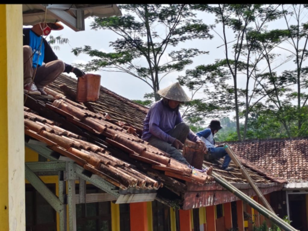 Ketua Komite SDN Tamansari Beberkan Kepsek Disinyalir Borongkan Proyek Swakelola