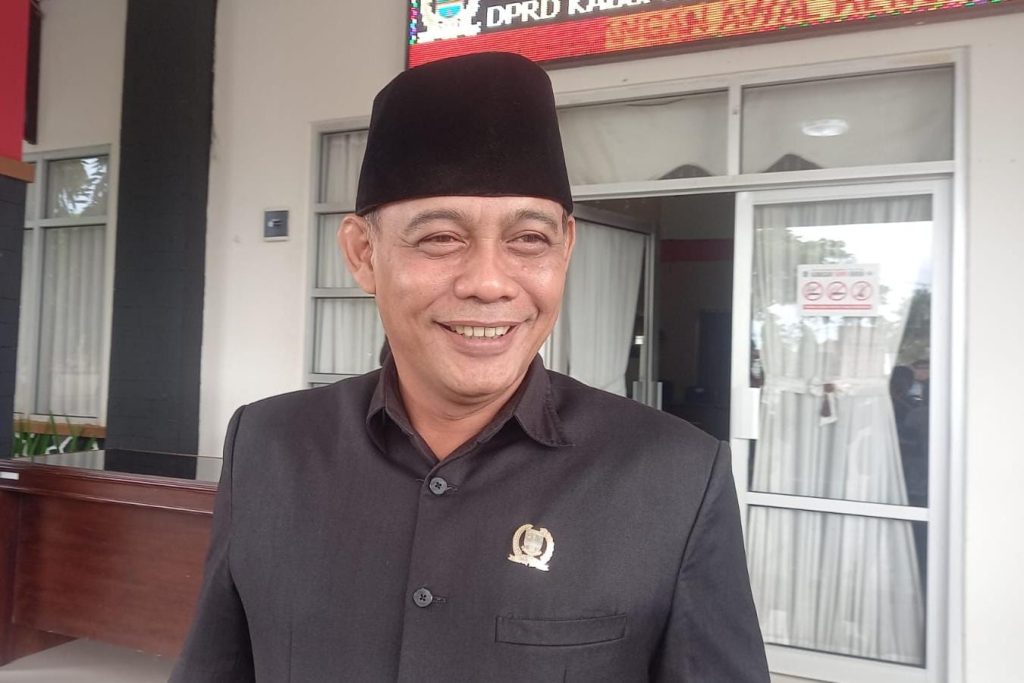 Ketua DPRD Pangandaran Asep Noordin Sebut Drainase Sentral Parkir Pasar Wisata Buruk dan Zona Parkir Tak Jelas