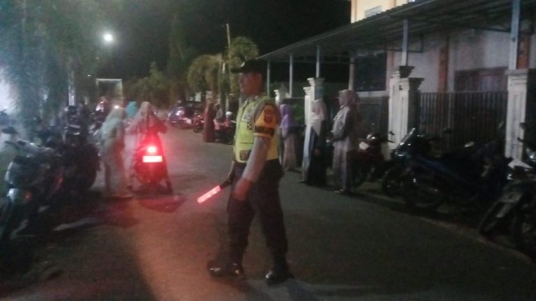 Bhabinkamtibmas Desa Goa Amankan Resepsi Warga, Situasi Berlangsung Aman dan Lancar